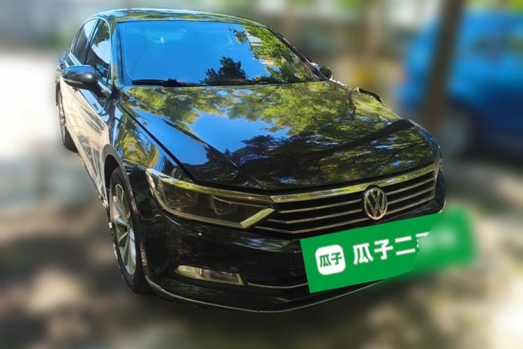 Used Volkswagen Magotan 2018 330TSI DSG Advanced Model Front Right 45 Deg