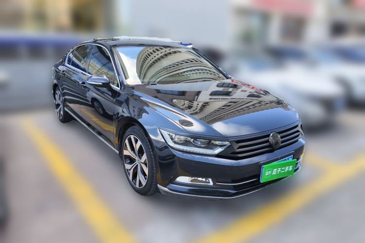 Used Volkswagen Magotan 2018 380TSI DSG Flagship Edition Front Right 45 Deg