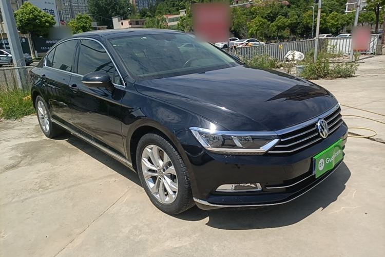 Used Volkswagen Magotan 2018 Facelift 330TSI DSG Luxury Model Front Right 45 Deg