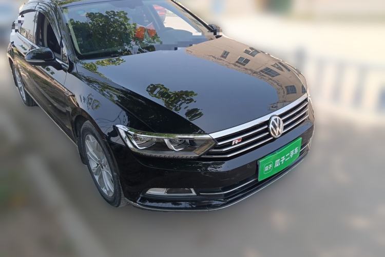 Used Volkswagen Magotan 2018 Facelift 330TSI DSG Luxury Model Front Right 45 Deg