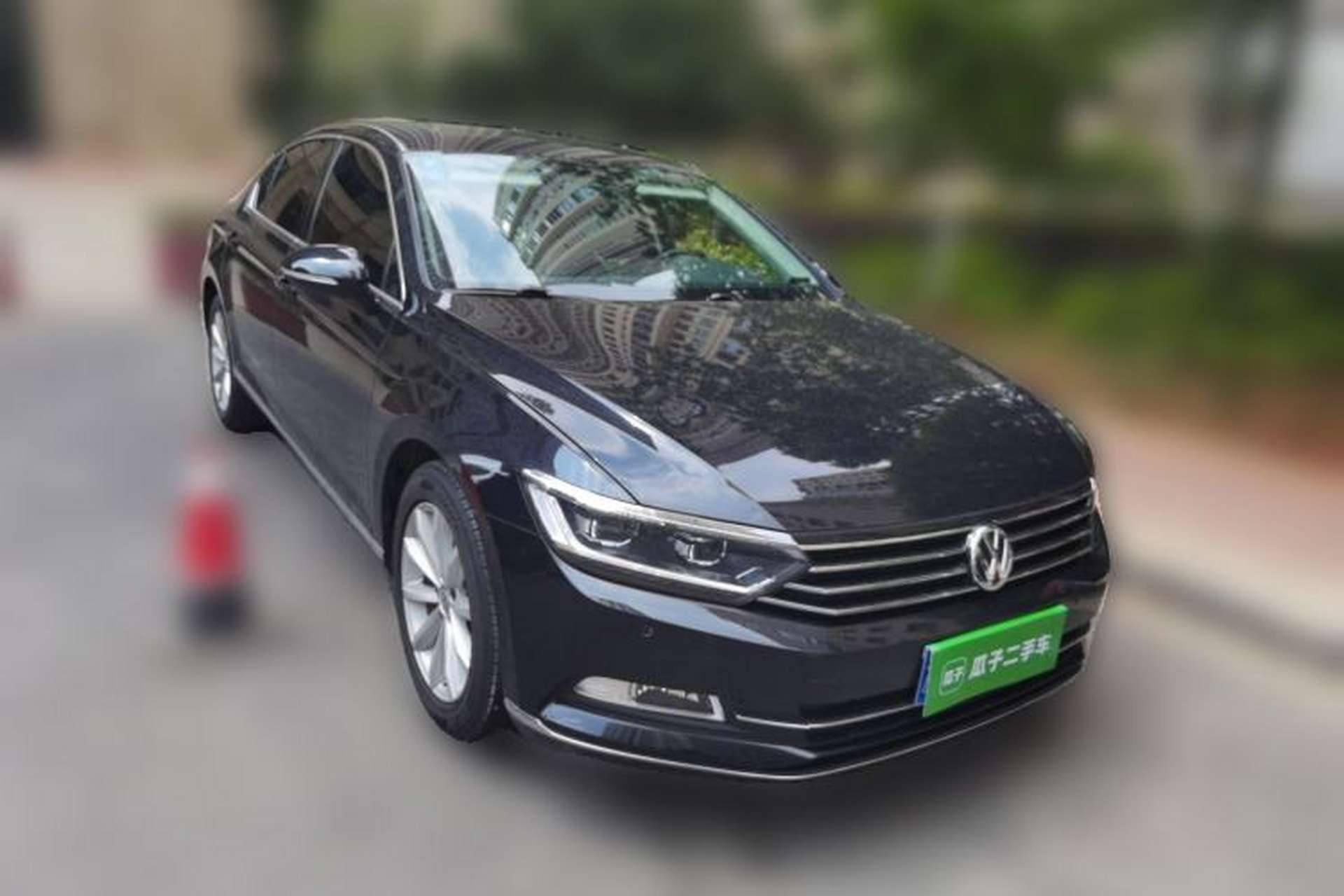 Used Volkswagen Magotan 2018 330TSI DSG Advanced Model Front Right 45 Deg