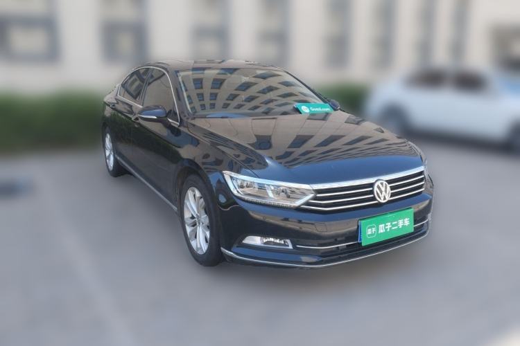 Used Volkswagen Magotan 2018 380TSI DSG Luxury Model Front Right 45 Deg