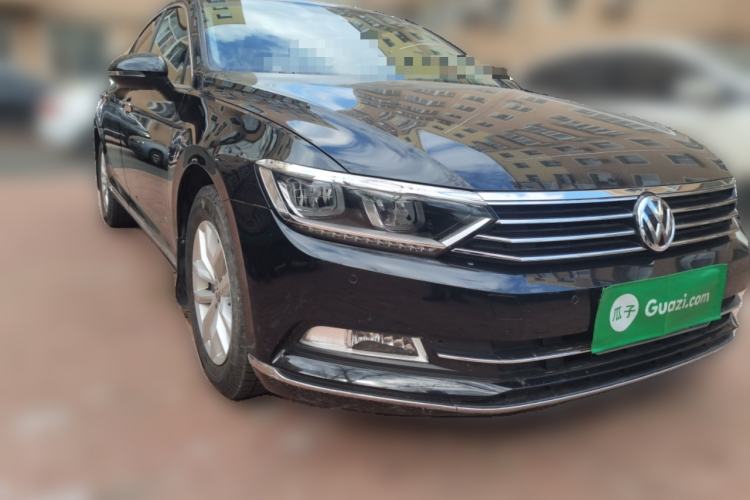 Used Volkswagen Magotan 2018 280TSI DSG Comfort Model Front Right 45 Deg