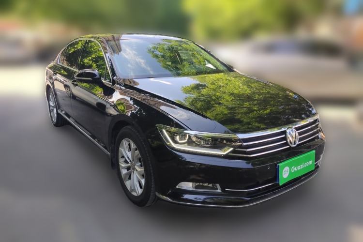 Used Volkswagen Magotan 2018 Facelift 330TSI DSG Luxury Model Front Right 45 Deg