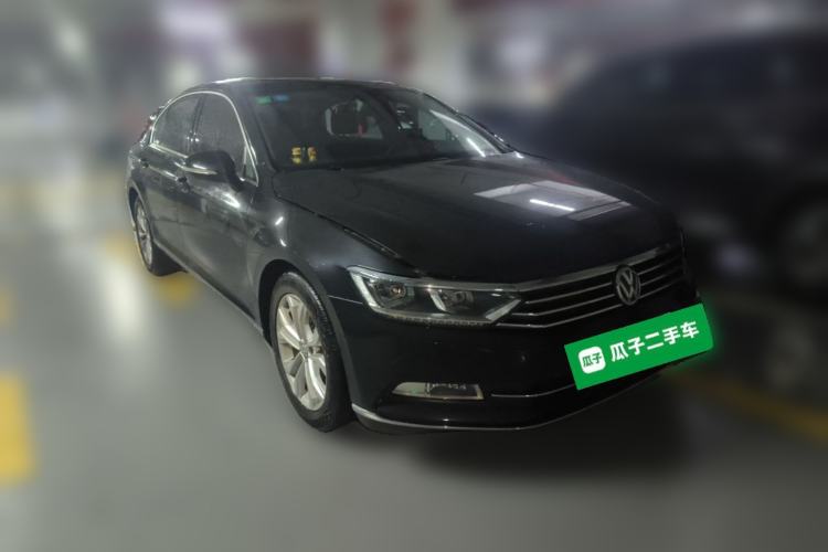 Used Volkswagen Magotan 2018 330TSI DSG Luxury Model Front Right 45 Deg