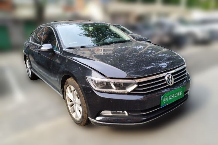 Used Volkswagen Magotan 2018 330TSI DSG Luxury Model Front Right 45 Deg