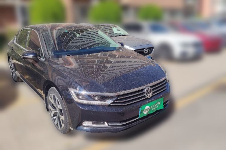 Used Volkswagen Magotan 2018 330TSI DSG Luxury Model Front Right 45 Deg