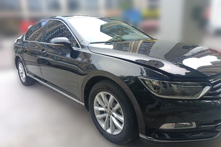 Used Volkswagen Magotan 2018 280TSI DSG Enjoyment Model Front Right 45 Deg