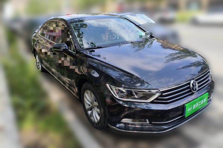 Used Volkswagen Magotan 2018 280TSI DSG Comfort Model Front Right 45 Deg