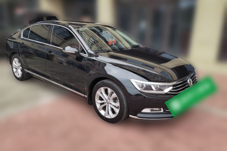 Used Volkswagen Magotan 2018 330TSI DSG Luxury Model Front Right 45 Deg