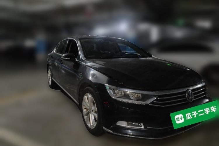 Used Volkswagen Magotan 2018 330TSI DSG Luxury Model Front Right 45 Deg
