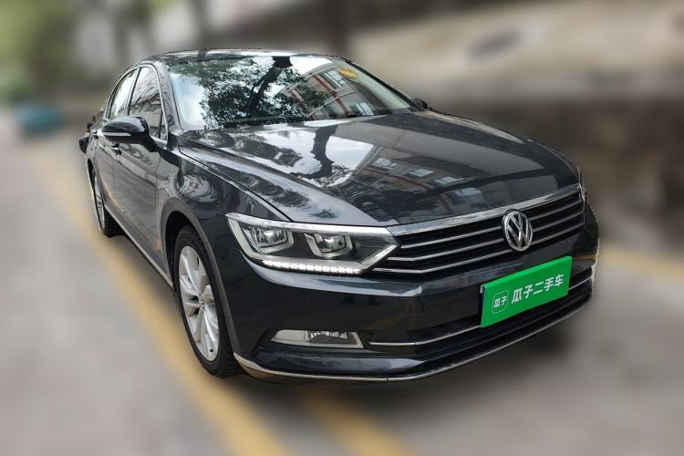 Used Volkswagen Magotan 2018 Facelift 380TSI DSG Luxury Version Front Right 45 Deg