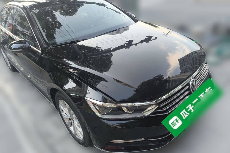 Used Volkswagen Magotan 2018 380TSI DSG Luxury Model Front Right 45 Deg