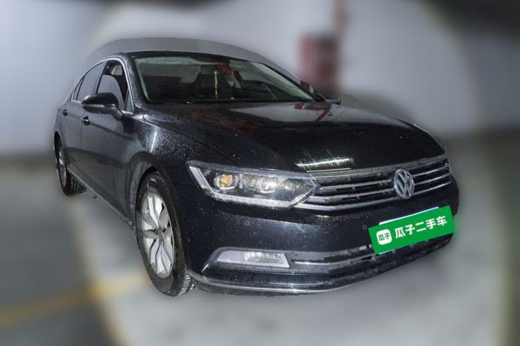 Used Volkswagen Magotan 2018 280TSI DSG Comfort Model Front Right 45 Deg