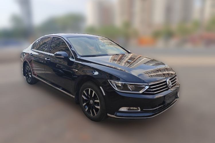Used Volkswagen Magotan 2018 280TSI DSG Enjoyment Model Front Right 45 Deg