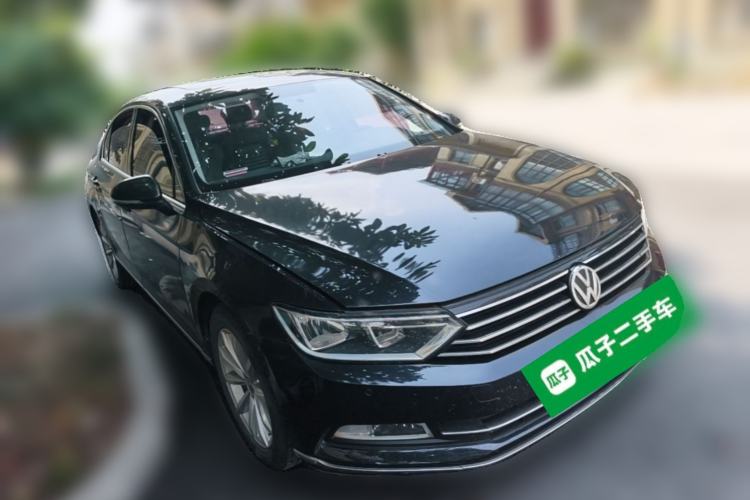 Used Volkswagen Magotan 2018 330TSI DSG Advanced Model Front Right 45 Deg