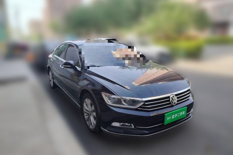 Used Volkswagen Magotan 2018 330TSI DSG Luxury Model Front Right 45 Deg