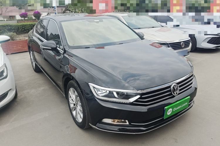 Used Volkswagen Magotan 2018 Facelift 330TSI DSG Luxury Model Front Right 45 Deg