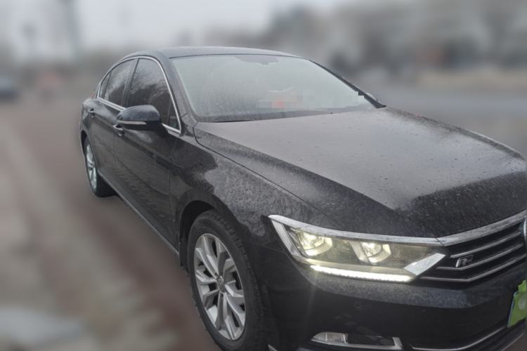 Used Volkswagen Magotan 2018 330TSI DSG Luxury Model Front Right 45 Deg