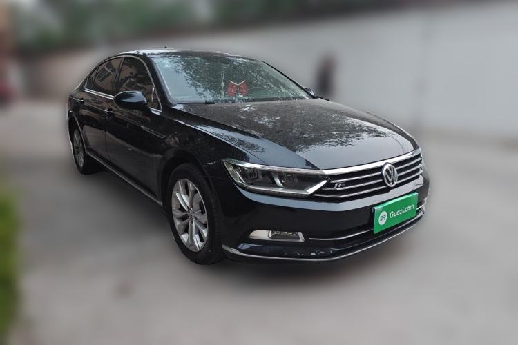 Used Volkswagen Magotan 2018 Facelift 330TSI DSG Luxury Model Front Right 45 Deg
