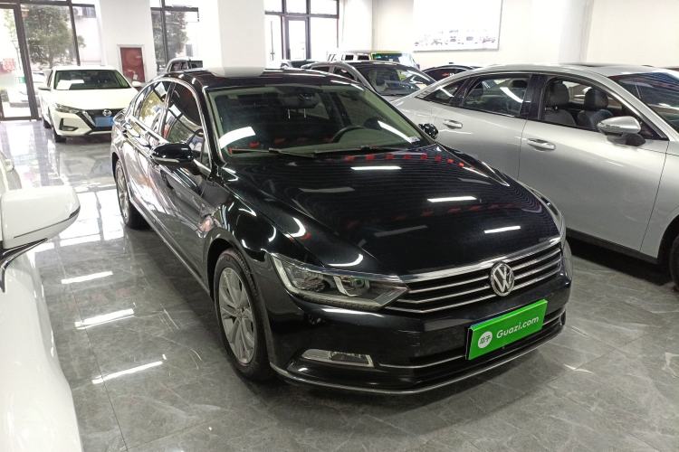 Used Volkswagen Magotan 2018 Facelift 380TSI DSG Luxury Version Front Right 45 Deg