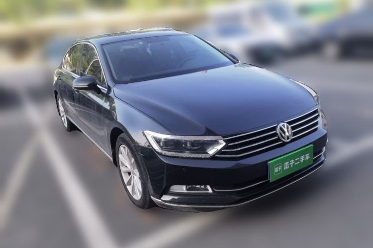Used Volkswagen Magotan 2018 330TSI DSG Advanced Model Front Right 45 Deg