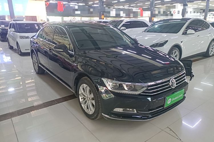 Used Volkswagen Magotan 2018 Facelift 330TSI DSG Luxury Model Front Right 45 Deg
