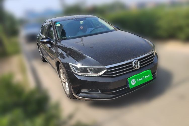 Used Volkswagen Magotan 2018 Facelift 330TSI DSG Luxury Model Front Right 45 Deg