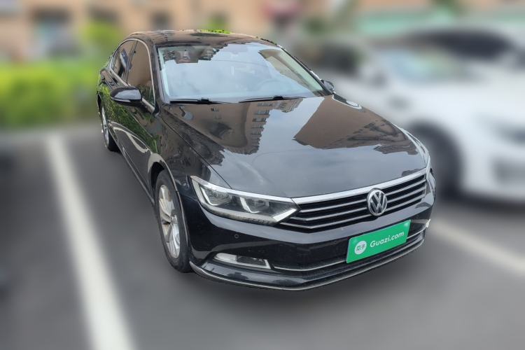 Used Volkswagen Magotan 2018 380TSI DSG Luxury Model Front Right 45 Deg