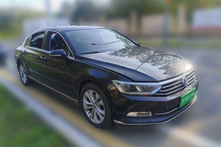 Used Volkswagen Magotan 2018 Facelift 380TSI DSG Luxury Version Front Right 45 Deg