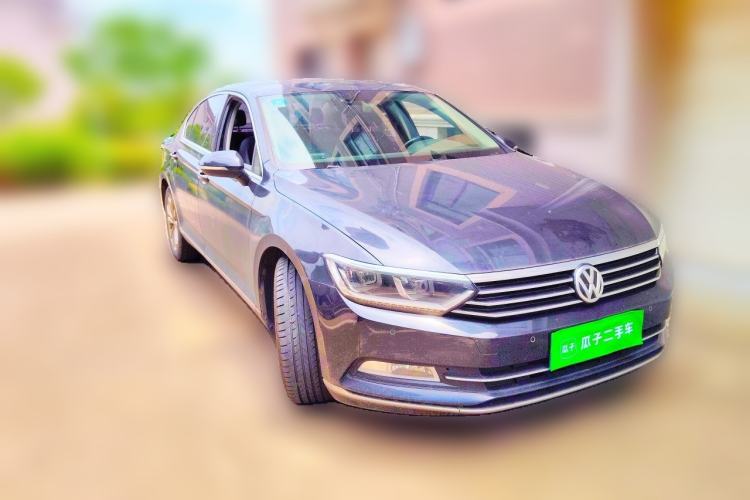 Used Volkswagen Magotan 2018 330TSI DSG Luxury Model Front Right 45 Deg