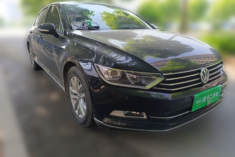 Used Volkswagen Magotan 2018 280TSI DSG Comfort Model Front Right 45 Deg