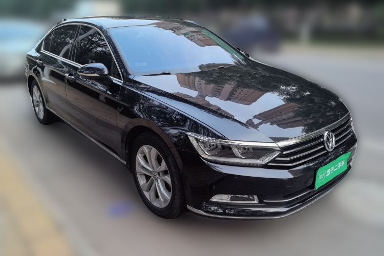 Used Volkswagen Magotan 2018 Facelift 380TSI DSG Luxury Version Front Right 45 Deg