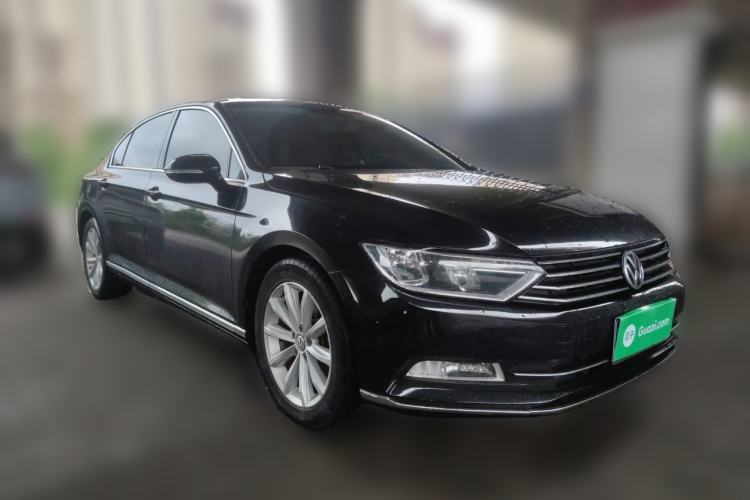 Used Volkswagen Magotan 2018 280TSI DSG Leading Model Front Right 45 Deg