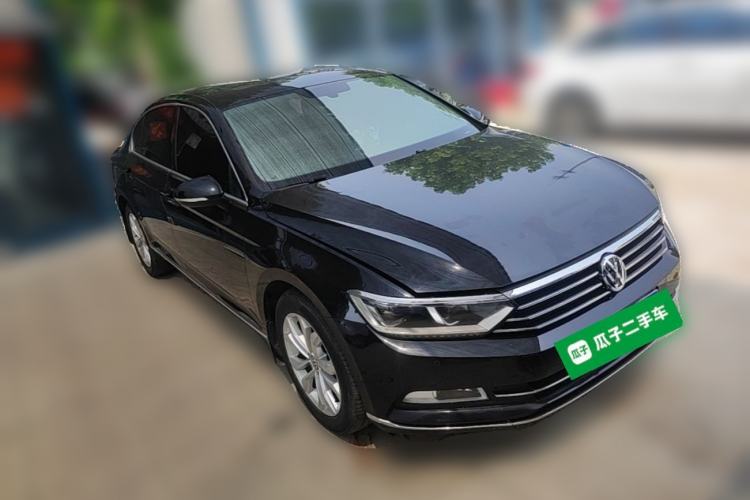 Used Volkswagen Magotan 2018 Facelift 330TSI DSG Luxury Model Front Right 45 Deg
