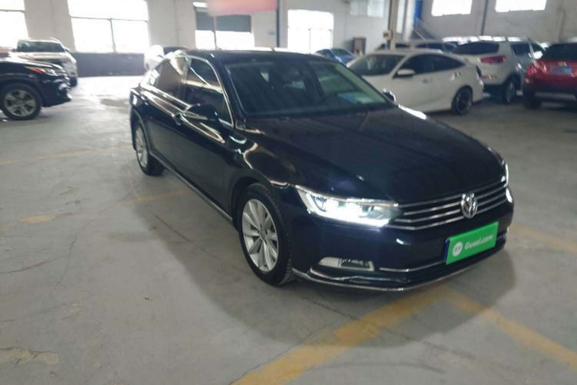Used Volkswagen Magotan 2018 330TSI DSG Advanced Model Front Right 45 Deg