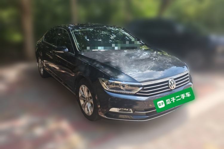 Used Volkswagen Magotan 2018 Facelift 330TSI DSG Luxury Model Front Right 45 Deg
