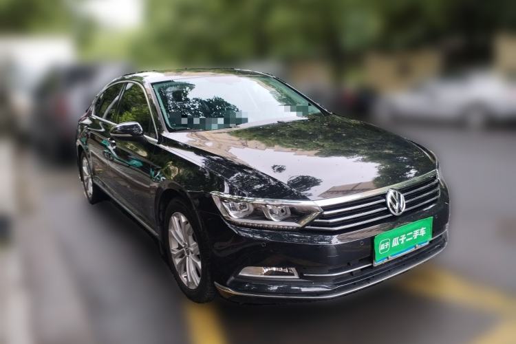 Used Volkswagen Magotan 2018 Facelift 330TSI DSG Luxury Model Front Right 45 Deg