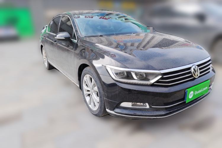 Used Volkswagen Magotan 2018 330TSI DSG Luxury Model Front Right 45 Deg