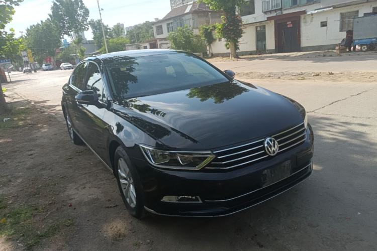 Used Volkswagen Magotan 2018 280TSI DSG Comfort Model Front Right 45 Deg