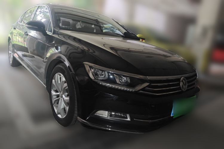 Used Volkswagen Magotan 2018 Facelift 380TSI DSG Luxury Version Front Right 45 Deg