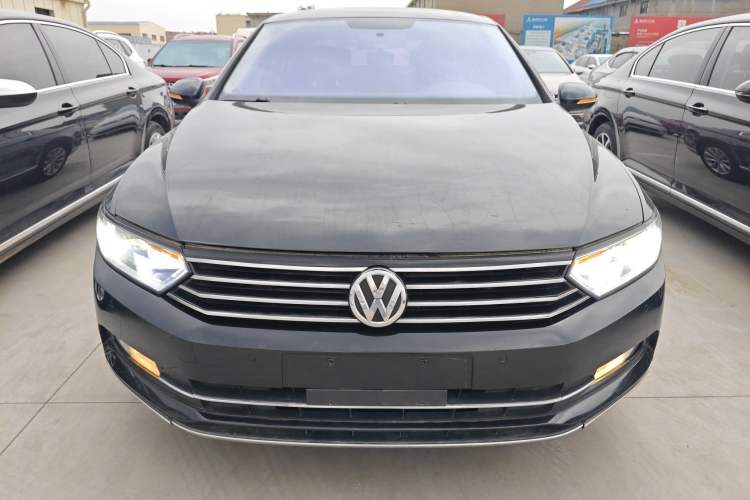 Used Volkswagen Magotan 2018 330TSI DSG Advanced Model Front