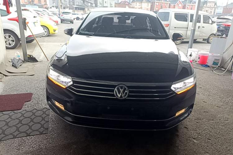 Used Volkswagen Magotan 2018 330TSI DSG Luxury Model Front