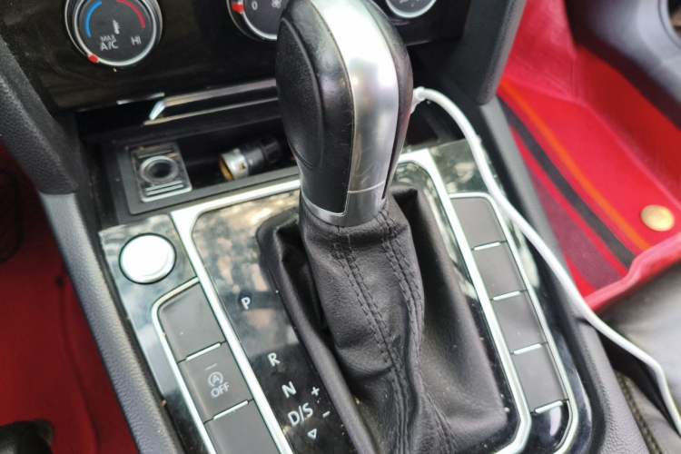 Used Volkswagen Magotan 2018 330TSI DSG Advanced Model Gear Lever