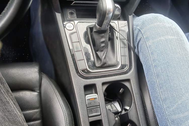 Used Volkswagen Magotan 2018 Facelift 330TSI DSG Luxury Model Gear Lever