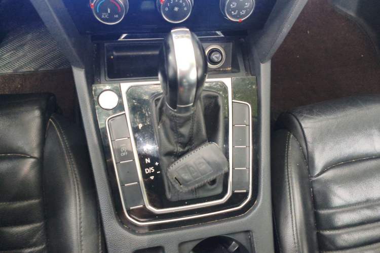 Used Volkswagen Magotan 2018 330TSI DSG Advanced Model Gear Lever