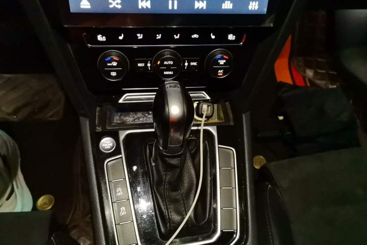 Used Volkswagen Magotan 2018 330TSI DSG Luxury Model Gear Lever