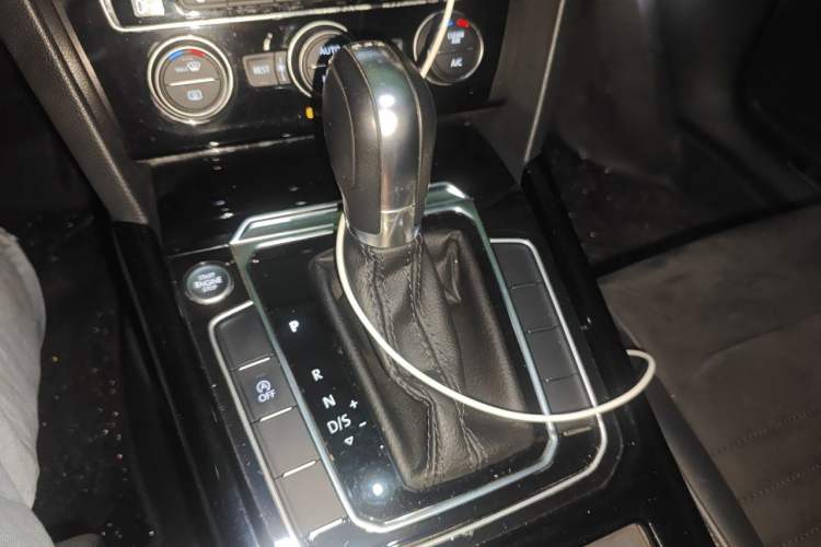 Used Volkswagen Magotan 2018 330TSI DSG Luxury Model Gear Lever
