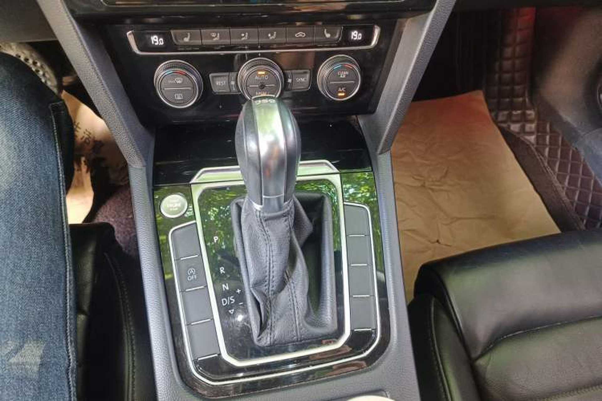 Used Volkswagen Magotan 2018 Facelift 330TSI DSG Luxury Model Gear Lever