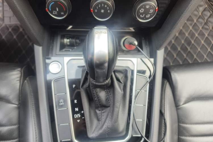 Used Volkswagen Magotan 2018 330TSI DSG Advanced Model Gear Lever